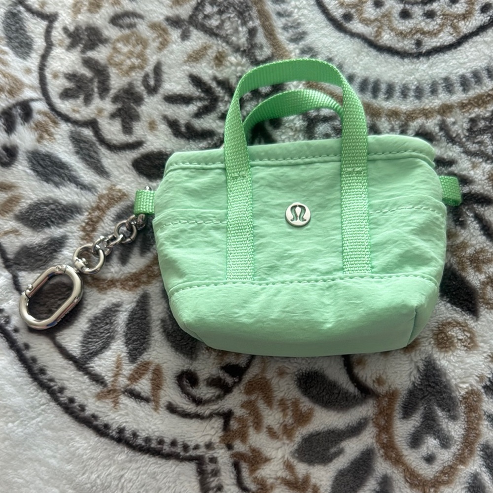 Lululemon Daily Multipocket Nano Tote Bag